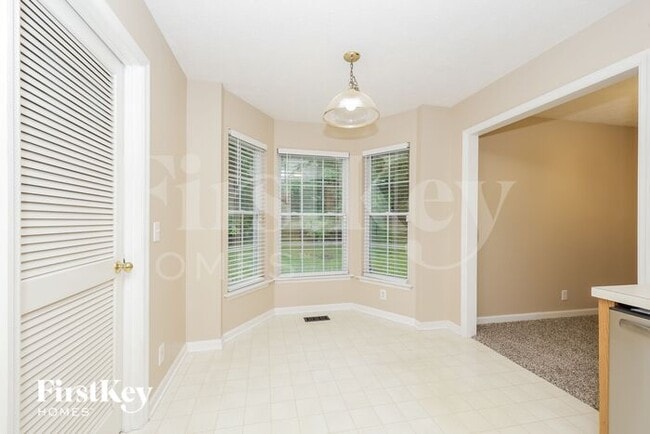 Foto del edificio - 525 Forest Pointe Pl