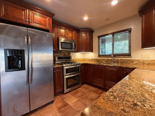 Foto del edificio - Cozy 3 Bedroom 2 Bath home located conveniently in San Jose