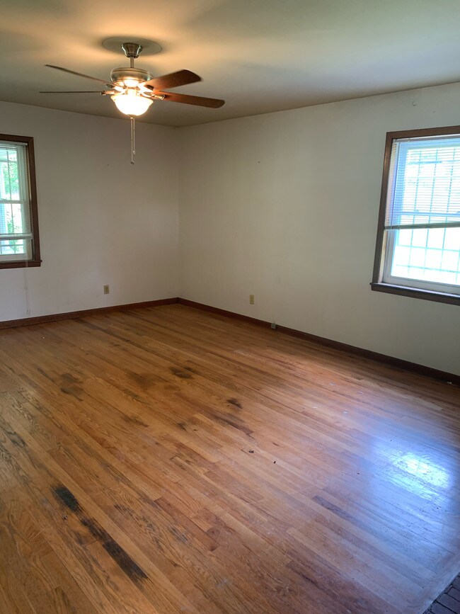 Building Photo - 2152 Dandridge Ave