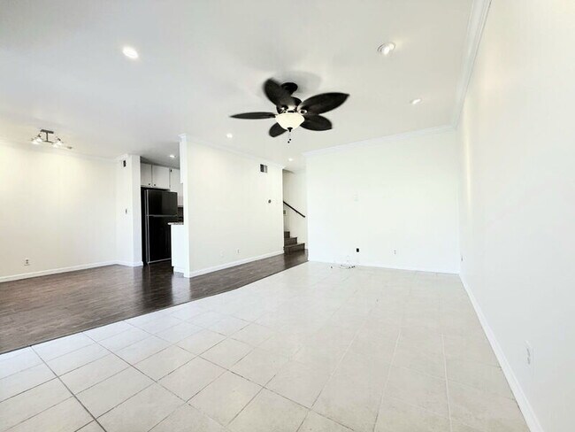 Foto del edificio - 809 E Acacia Ave