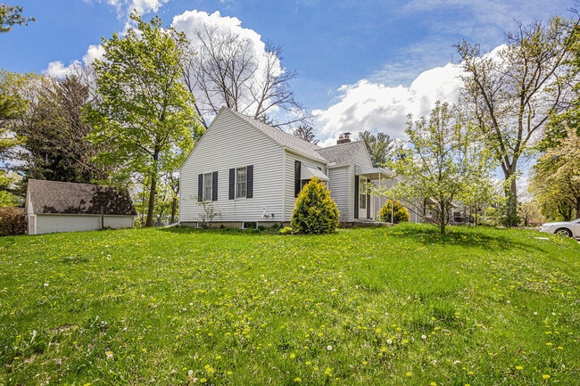 Building Photo - 124 Fairview Dr