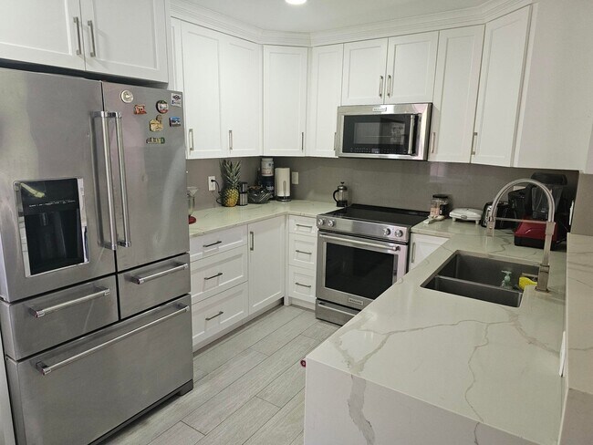 Foto del edificio - 1009 Island Manor Dr