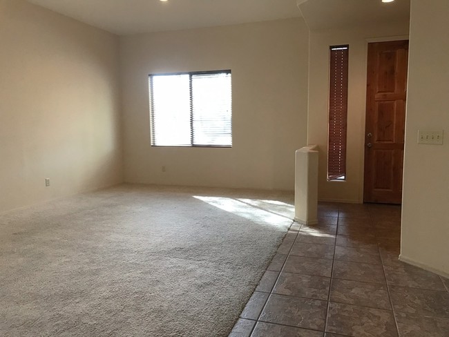 Building Photo - 8498 N. Sunny Rock Ridge Dr