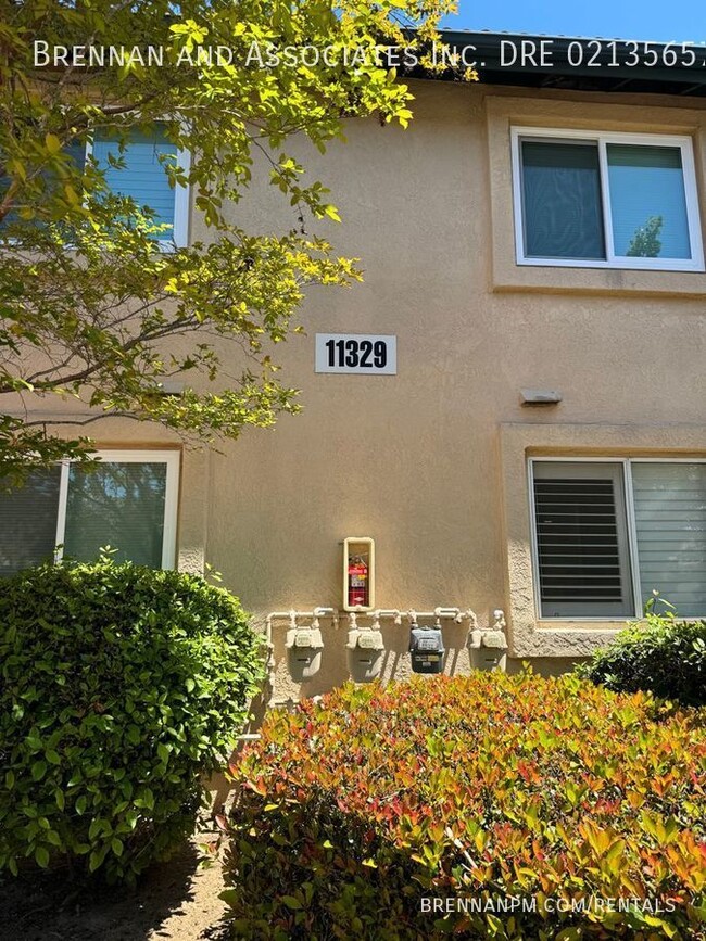 Foto del edificio - 3 Bed Modern Condo Living: Prime Location ...