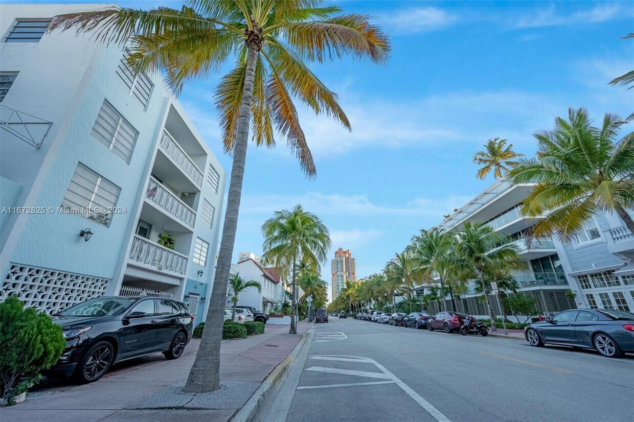 Primary Photo - 335 Collins Ave