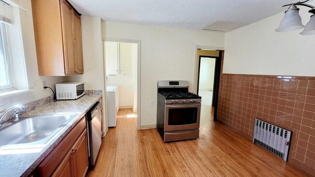 Building Photo - 149 Powder House Blvd