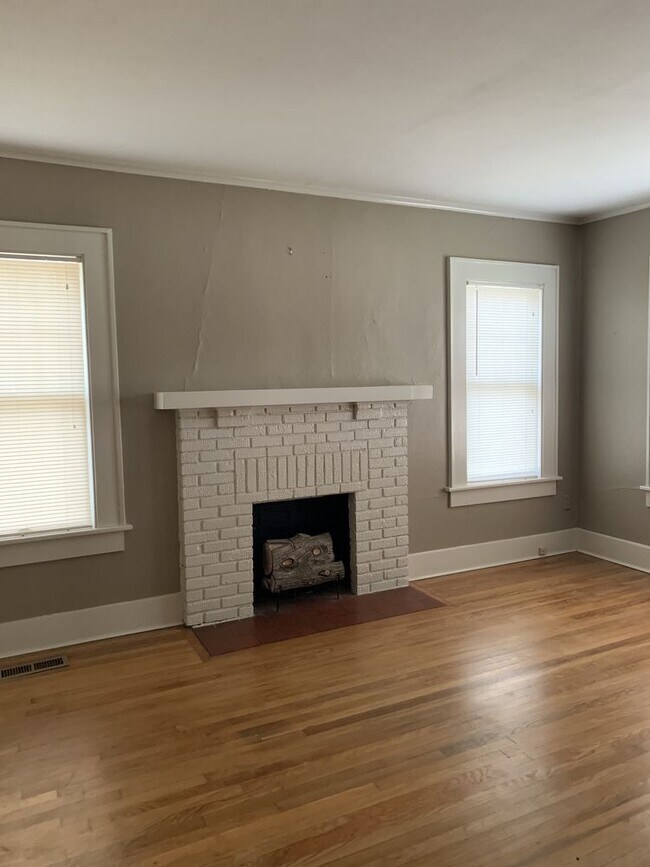 Building Photo - 4905 Kavanaugh