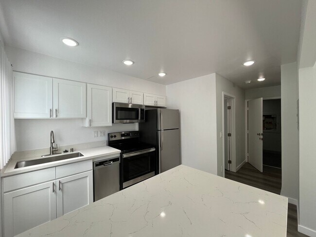 Foto del interior - 616 North Sweetzer Avenue
