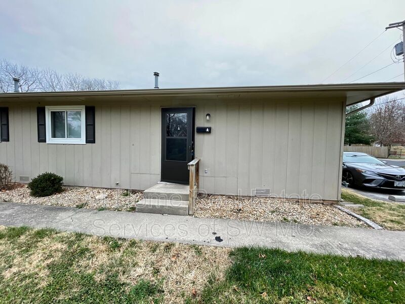 407 E Dale St Unit A, Springfield, MO 65803 Condo for Rent in