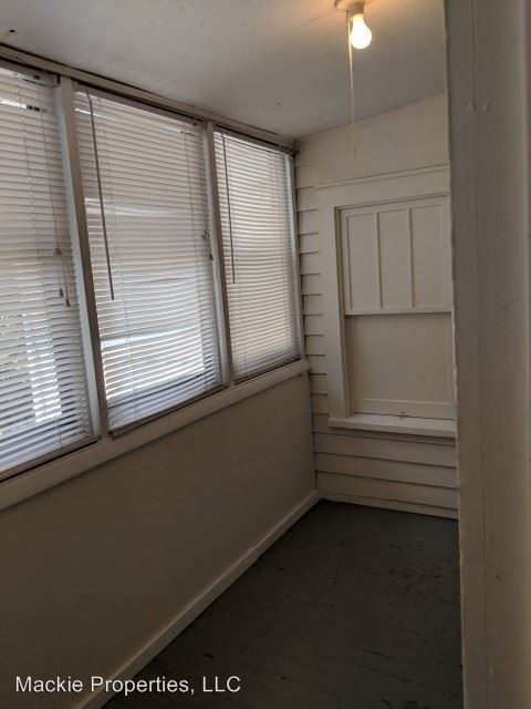 Building Photo - 302 S Madison St