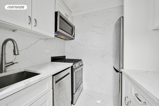 Foto del edificio - 111 Third Avenue 8K