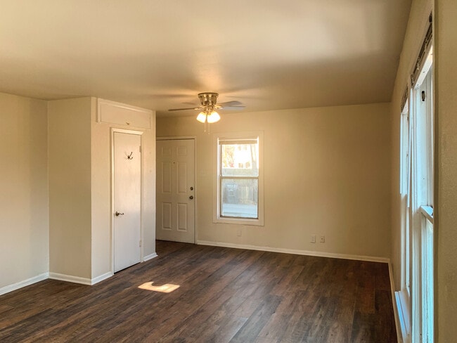 Building Photo - 4926 Reiger Ave