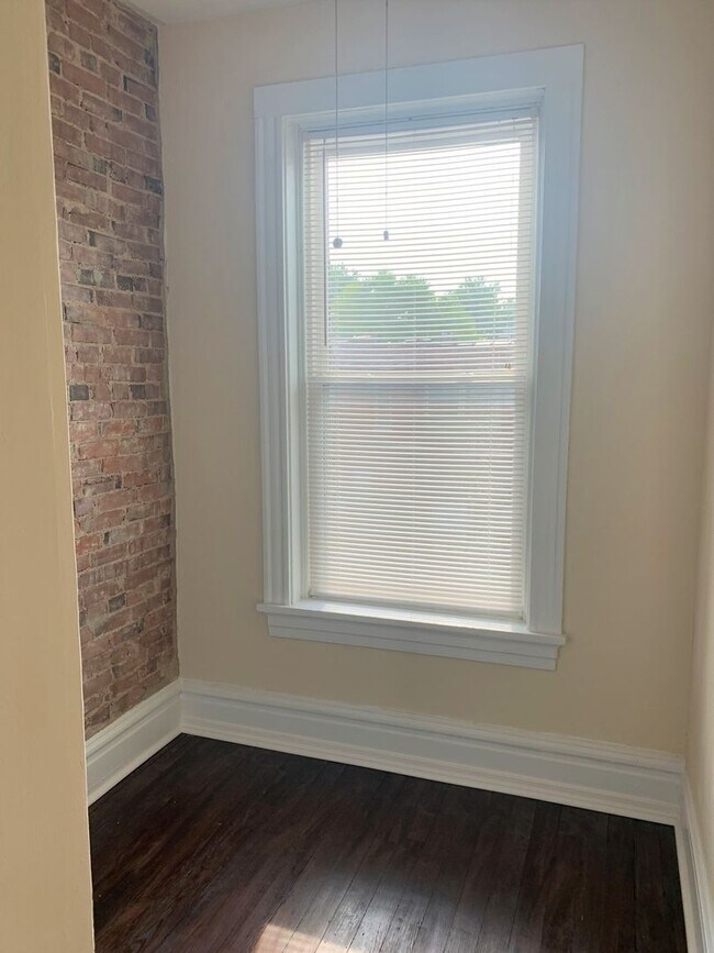 Foto del edificio - 1077 S Taylor Ave