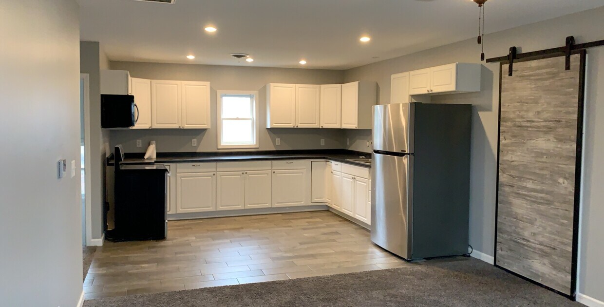 Kitchen - 718 W 3rd South St