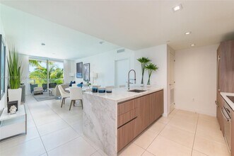 Building Photo - 401 N Birch Rd