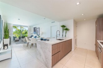 Building Photo - 401 N Birch Rd