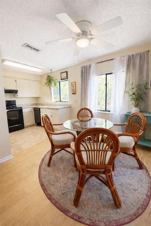 Foto del edificio - 9374 Nakoma Way