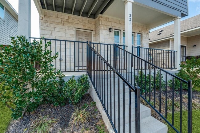 Building Photo - 221 Duck Creek Trail