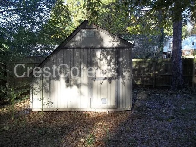 Building Photo - 5242 Yellowood Rd