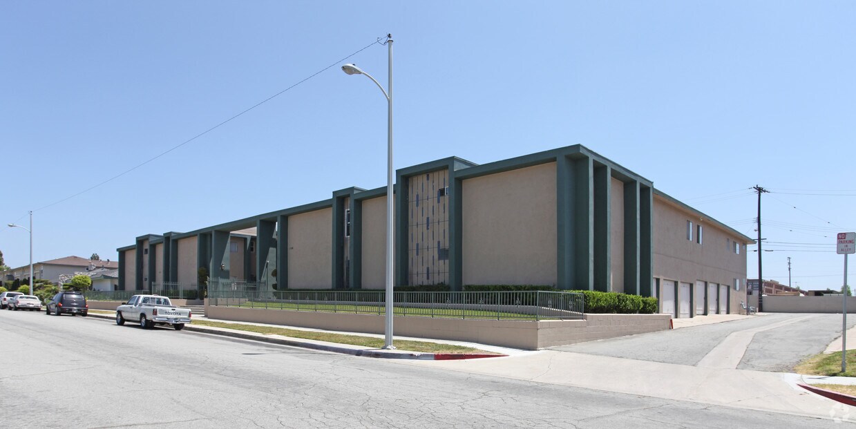 Primary Photo - 15814 Landmark Dr