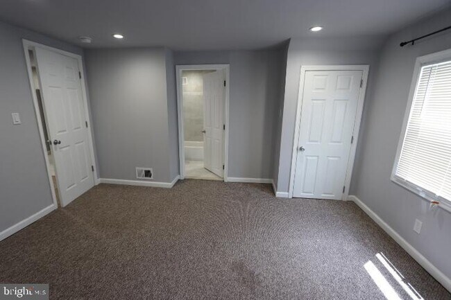 Building Photo - 1 Morton Pl