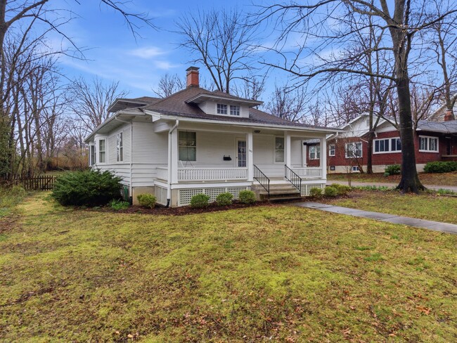 Building Photo - 303 Westwood Ave