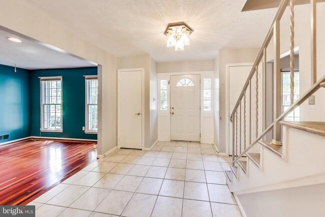 Foto del edificio - 1718 Crestview Dr