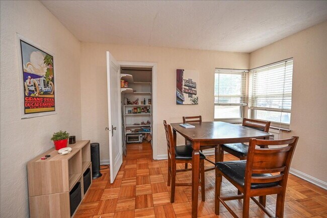 Foto del edificio - 2802 Digby Ave