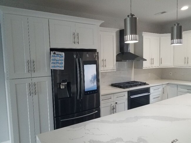 Kitchen - 3408 Charlotte St