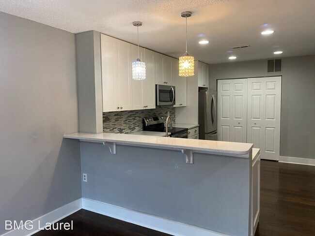Building Photo - 3 br, 2.5 bath House - 6929 Mayfair Terrace