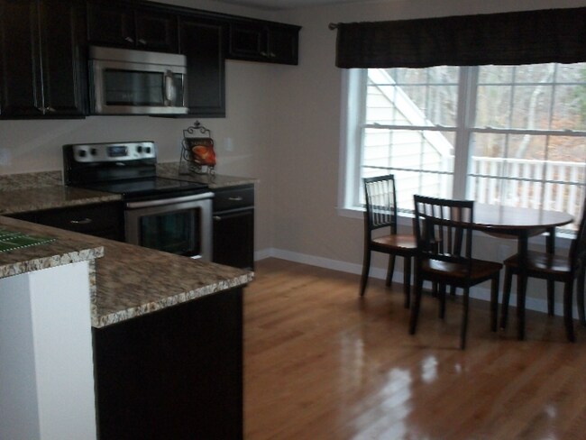 Building Photo - 13 Cardigan Ct