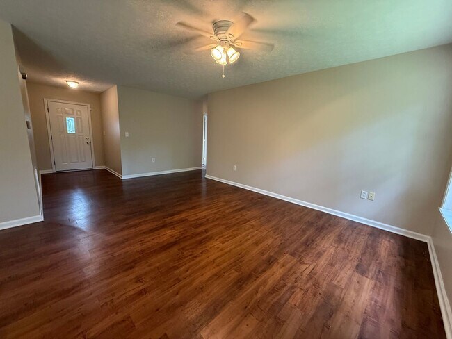 Foto del edificio - Beautiful 3 Bedroom 2 bath home