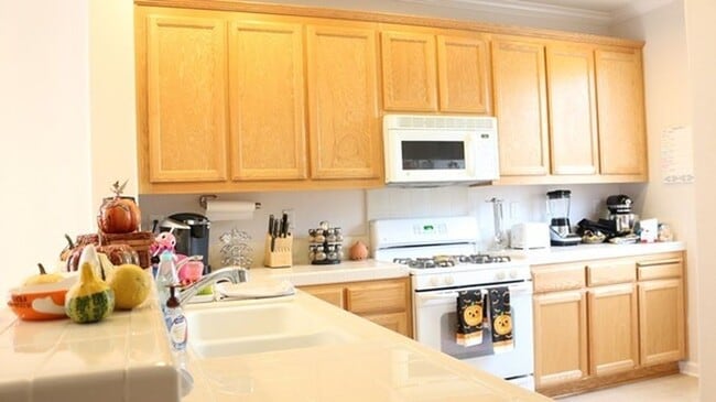 Building Photo - 7861 Dickens Way