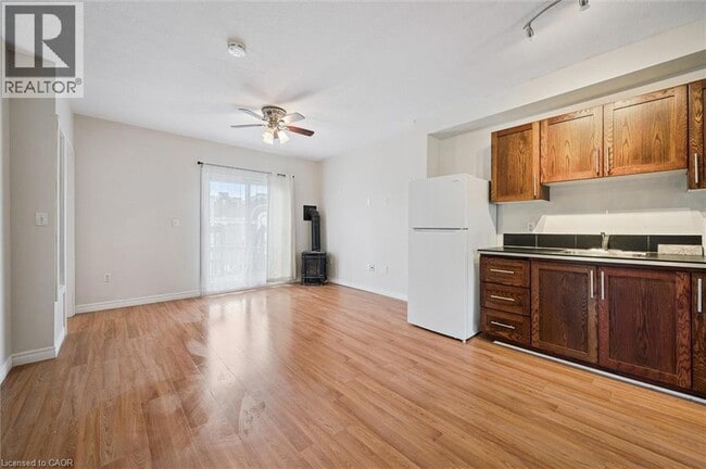 Building Photo - 159 Church St