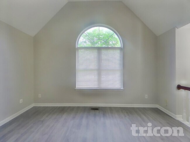 Building Photo - 4074 Five Oaks Ct
