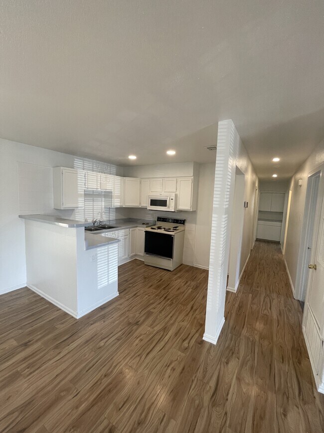 Building Photo - 179 Shadow Valley Dr