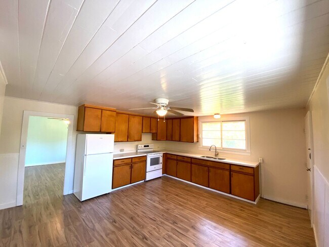 Foto del edificio - Charming 2-Bedroom Home in Prime Waimea Lo...