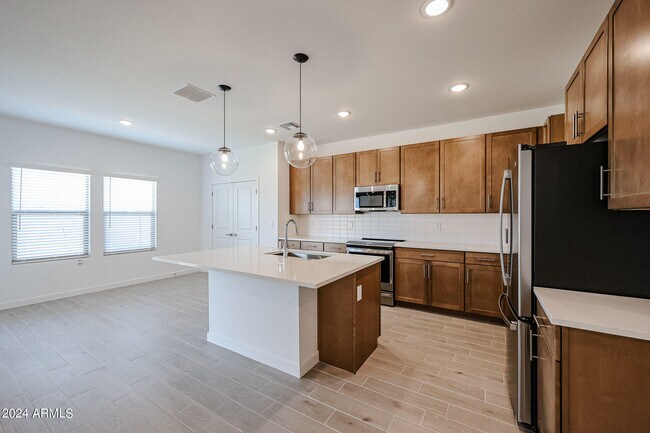 Building Photo - 7917 N 79th Ave