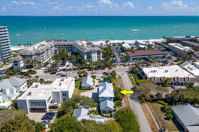 Building Photo - 3509 Ocean Dr
