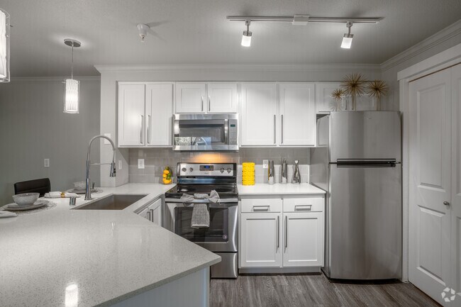 Interior Photo - Overlook at Lakemont