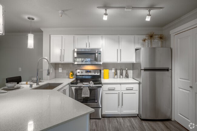 Interior Photo - Overlook at Lakemont