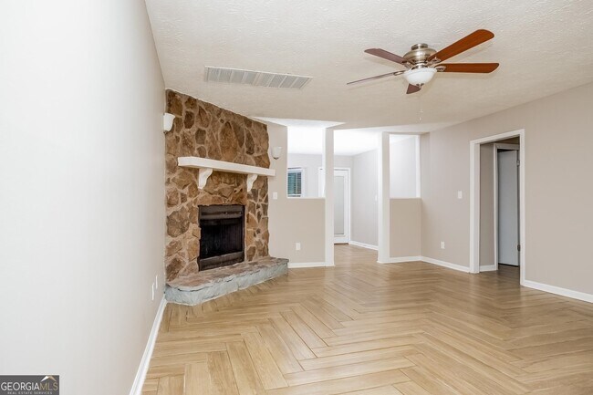Building Photo - 130 Belair Dr