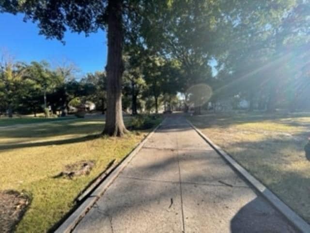 Foto del edificio - 1676 S Pkwy E