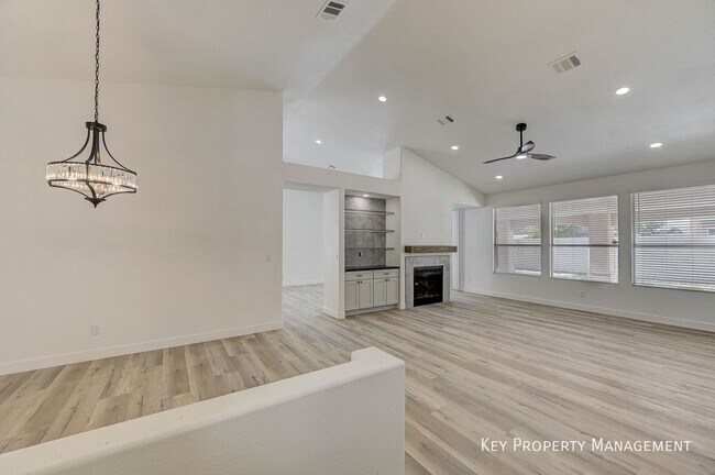 Building Photo - 2641 Copper Cove Dr