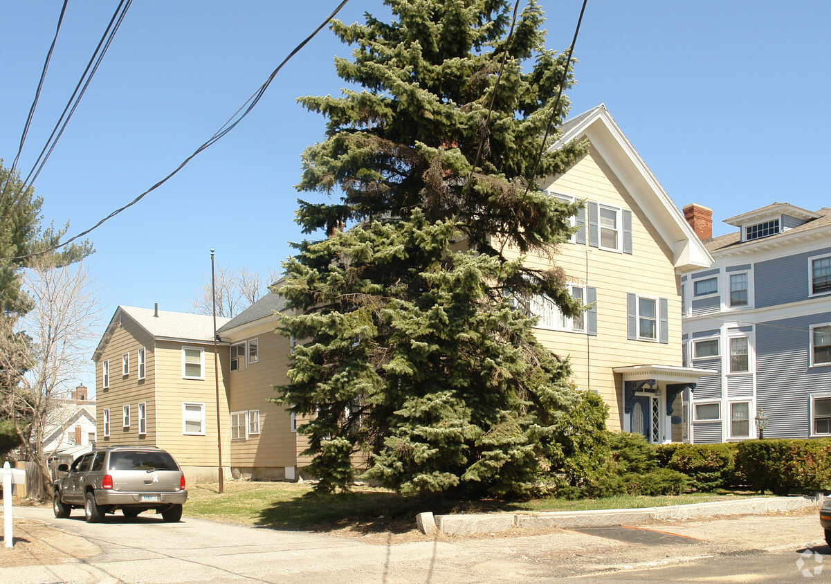 Building Photo - 344 Hanover St