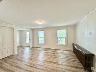 Building Photo - 18 Parmenter Ave
