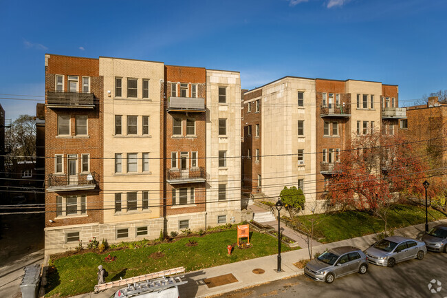 Building Photo - Plaza Court