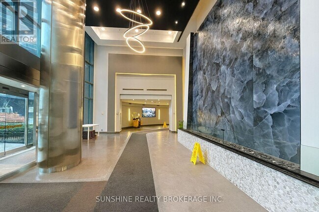 Photo du bâtiment - 373 Front St W