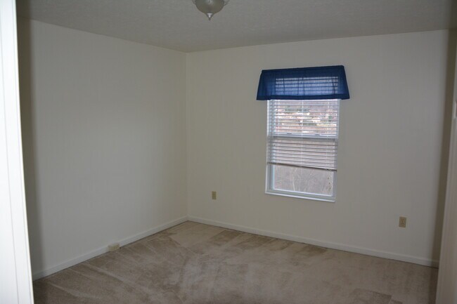 Foto del edificio - 137 mountain drive