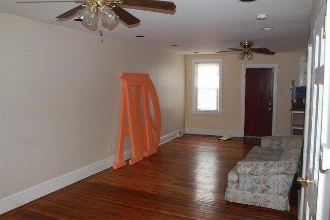 Building Photo - 5869 Woodcrest Ave